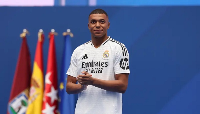 Pembuktian Kylian Mbappe Mengenakan Seragam Real Madrid