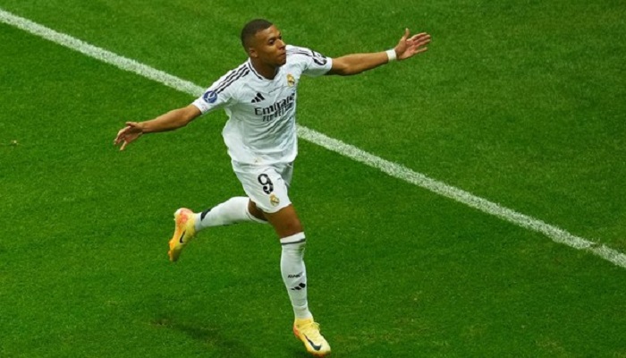 Kylian Mbappe Mencetak Gol Di Laga Debutnya