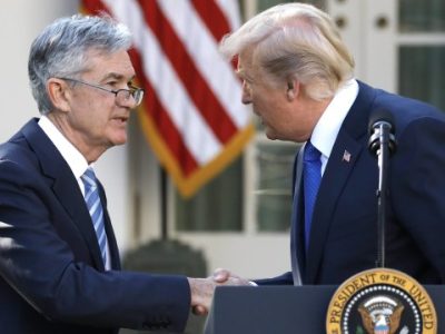 Pasar Saham AS Bergejolak Usai Trump Pecat Gubernur The Fed