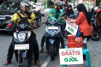 Solidaritas Asia Tenggara: Kirim Makanan Untuk Driver Indonesia