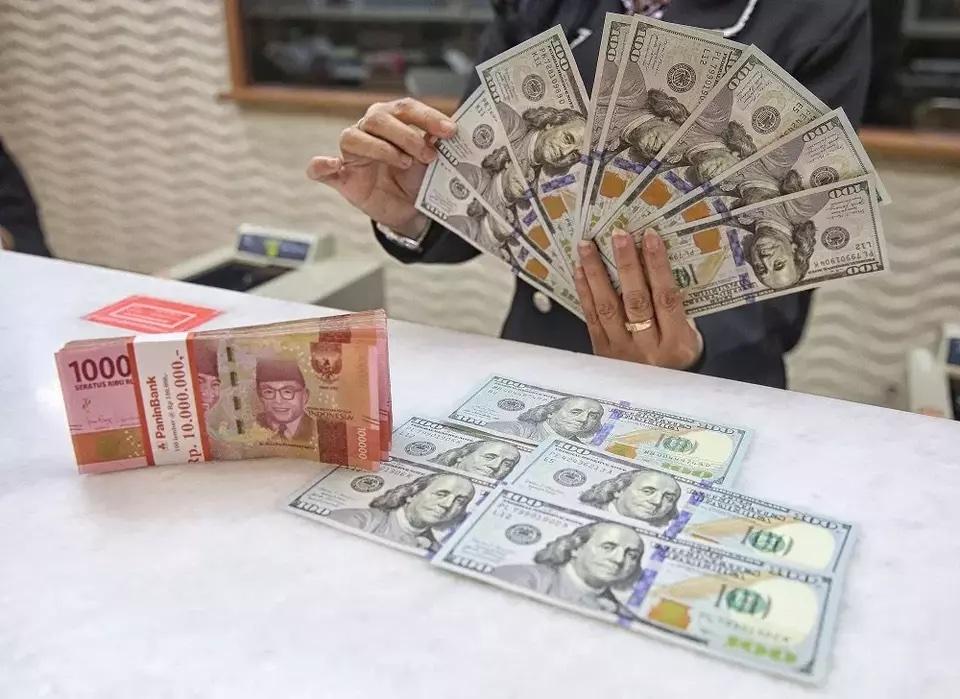 Indonesia Siapkan Insentif Untuk Menahan Dolar AS