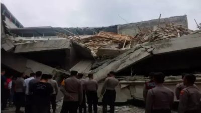 Bangunan Pesantren Di Sidoarjo Runtuh Saat Siswa Salat