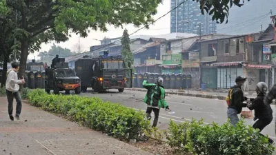 Protes Indonesia: 10 Tewas Dan Ribuan Ditahan