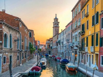 Turis Di Venesia Jatuh Kanal Setelah Mengikuti Petunjuk Google