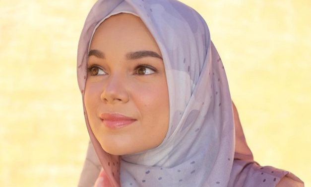 Dewi Sandra, Sosok Artis Yang Menginspirasi Banyak Orang