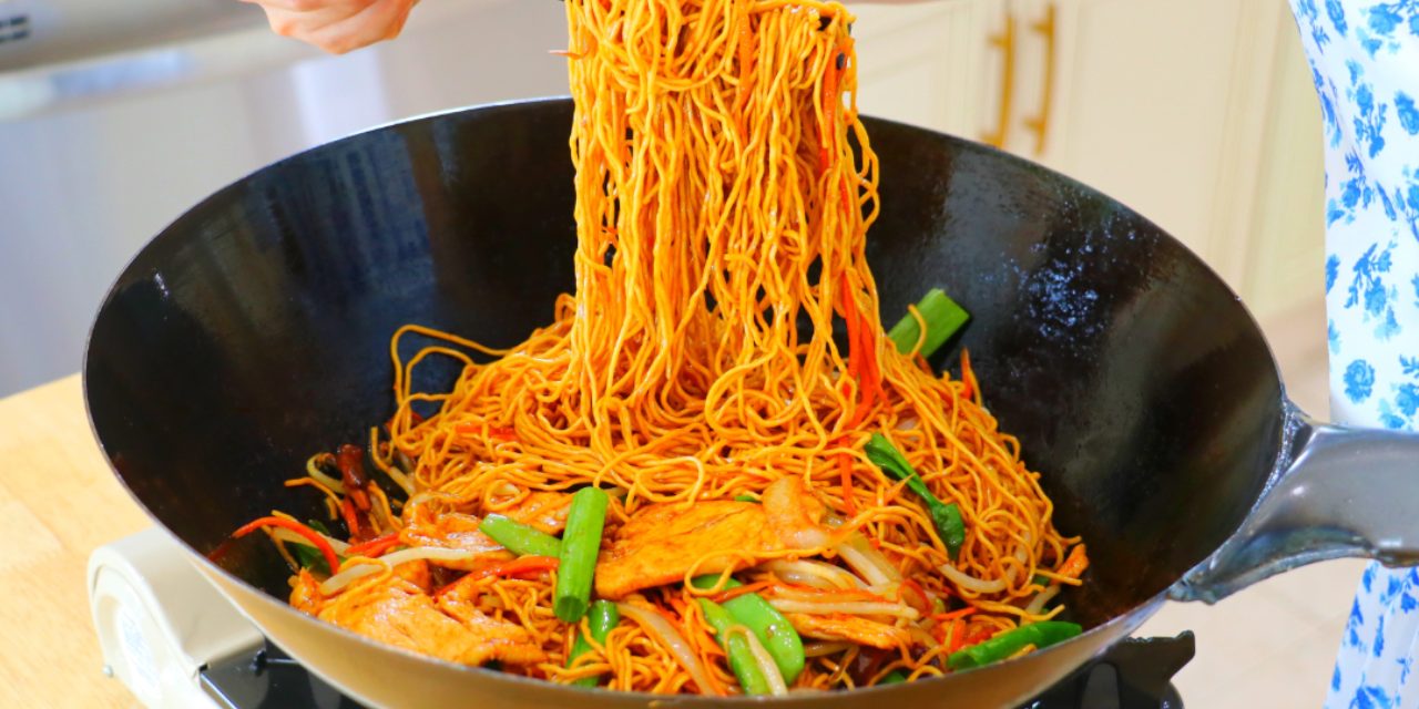 Hidangan Chow Mein Mie Goreng Khas Tiongkok Yang Populer