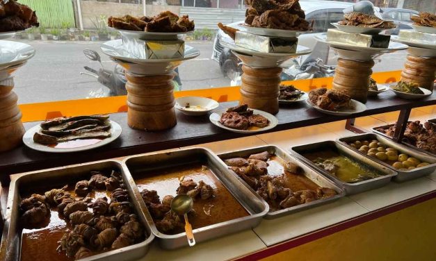 Bisnis Nasi Padang, Peluang Menggiurkan dengan Pasar Luas