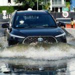 Mobil Hybrid Terendam Banjir, Awas Risiko Kerusakan Mahal!