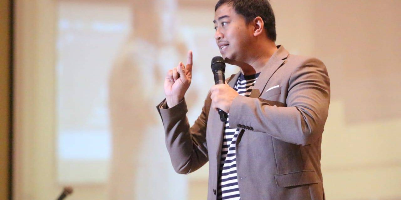 Panji Pragiwaksono Seorang Komedian, Kreator Dan Pemikir Kritis