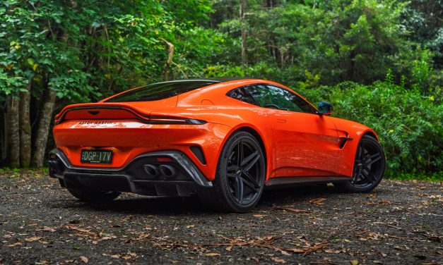 Aston Martin Vantaga 2025 Desain Yang Elegan Dan Memukau