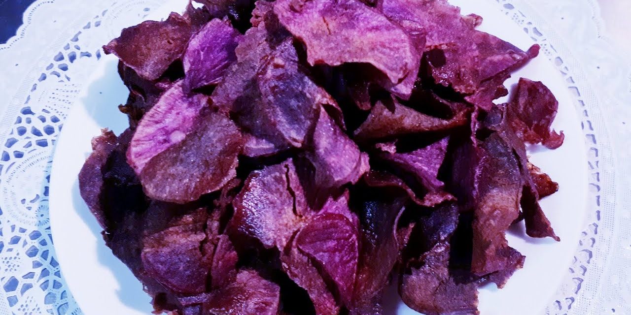 Keripik Ubi Ungu, Cemilan Lezat Dengan Warna Menarik